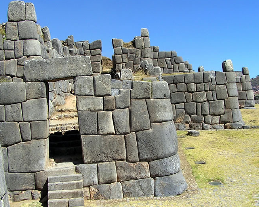 Fortaleza De Saqsaywaman