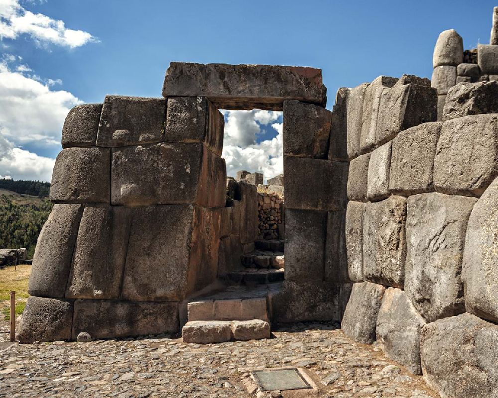 Fortaleza De Saqsaywaman